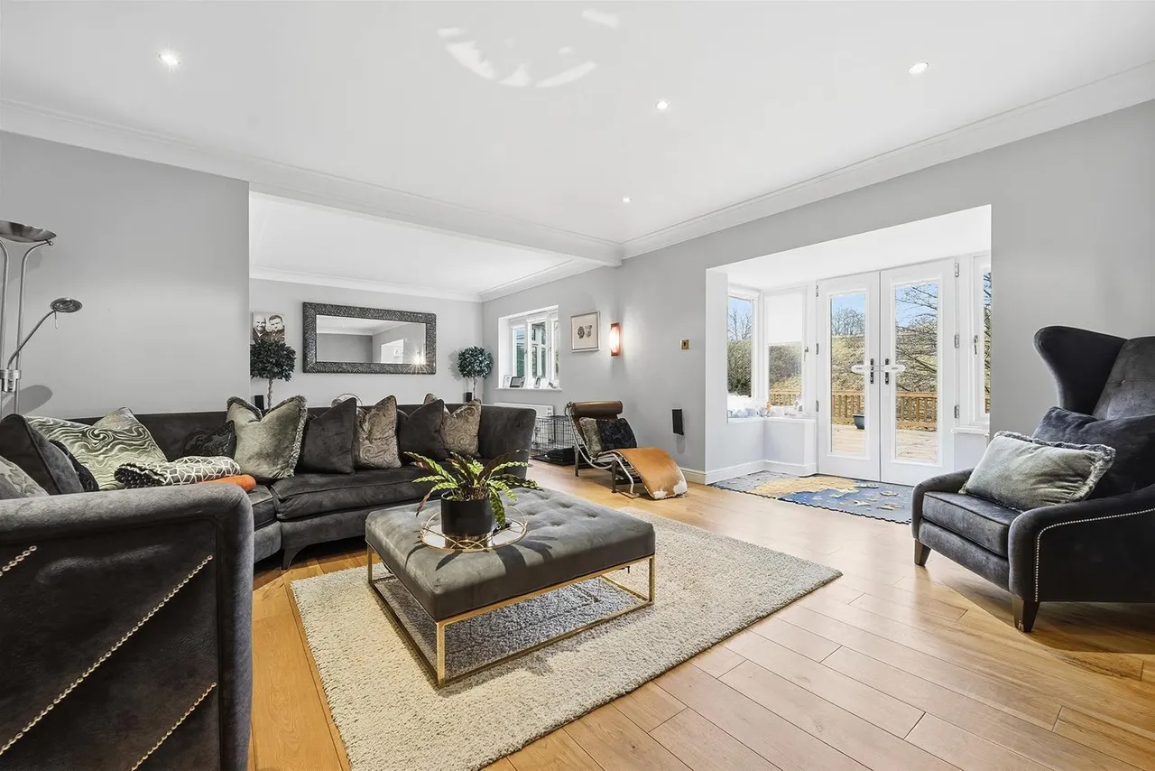 Willowmead Drive, Prestbury, photo 4