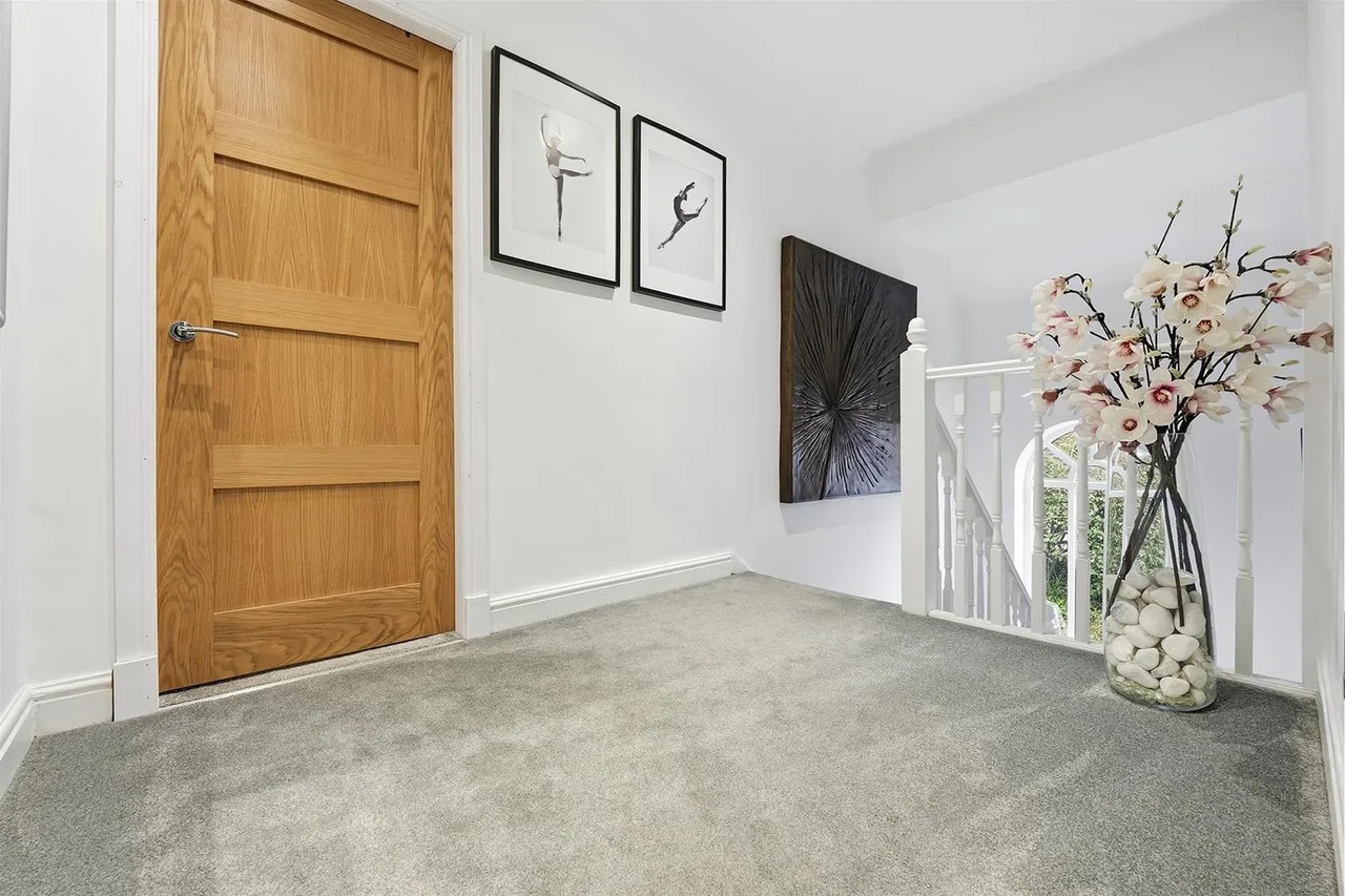 Willowmead Drive, Prestbury, photo 15