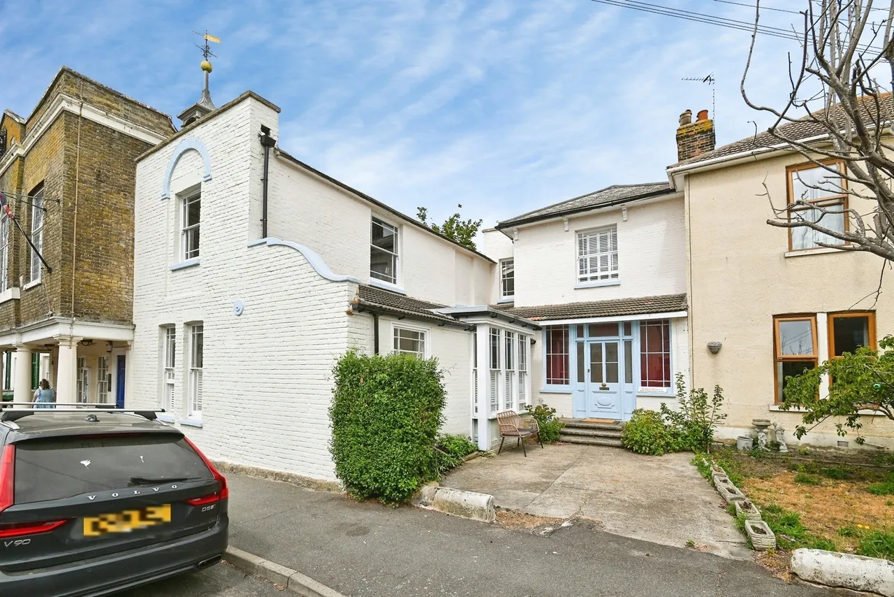 High Street, Queenborough, ME11, photo 16