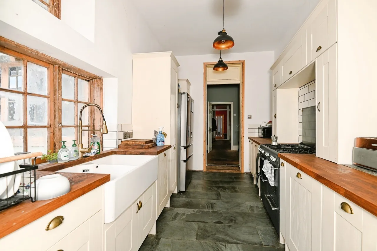 High Street, Queenborough, ME11, photo 17