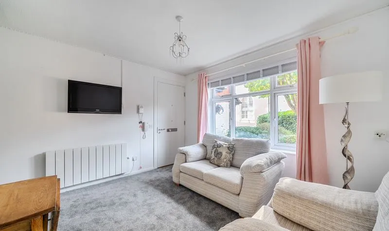 Prospect Place, Epsom, KT17, photo 7