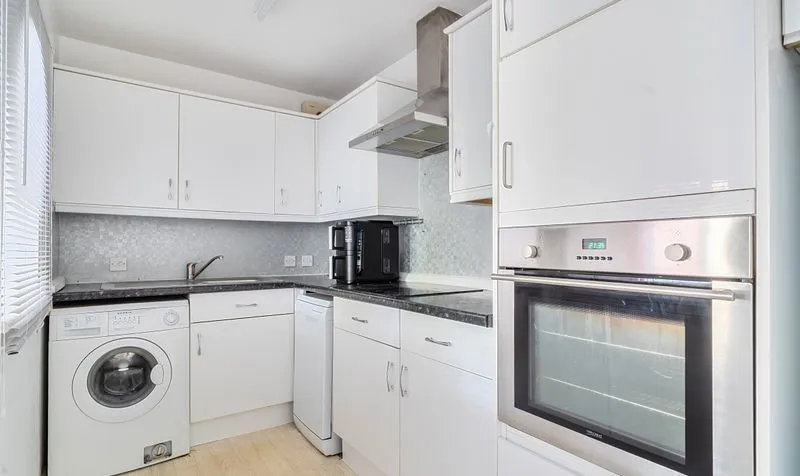 Prospect Place, Epsom, KT17, photo 6
