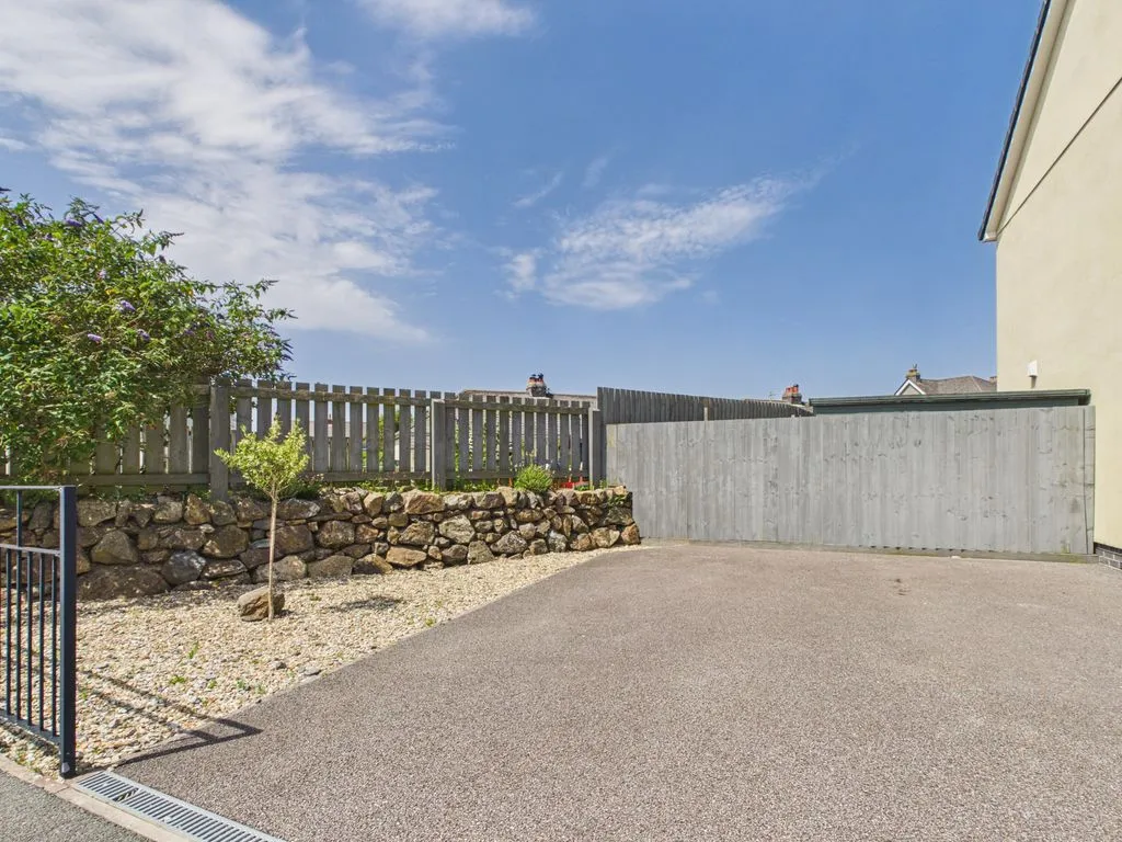 Davey Close, Redruth, photo 12