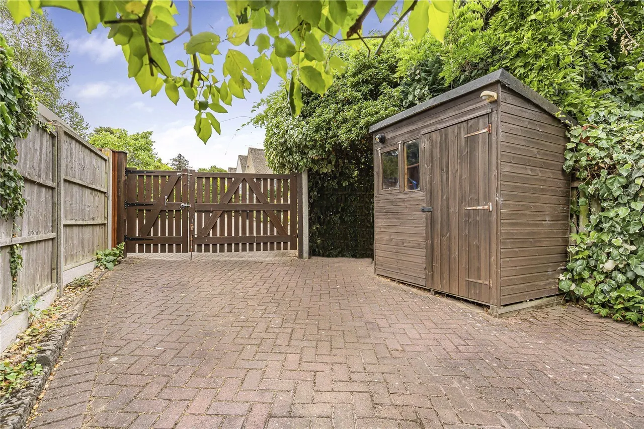 North Street, Oundle, PE8, photo 11
