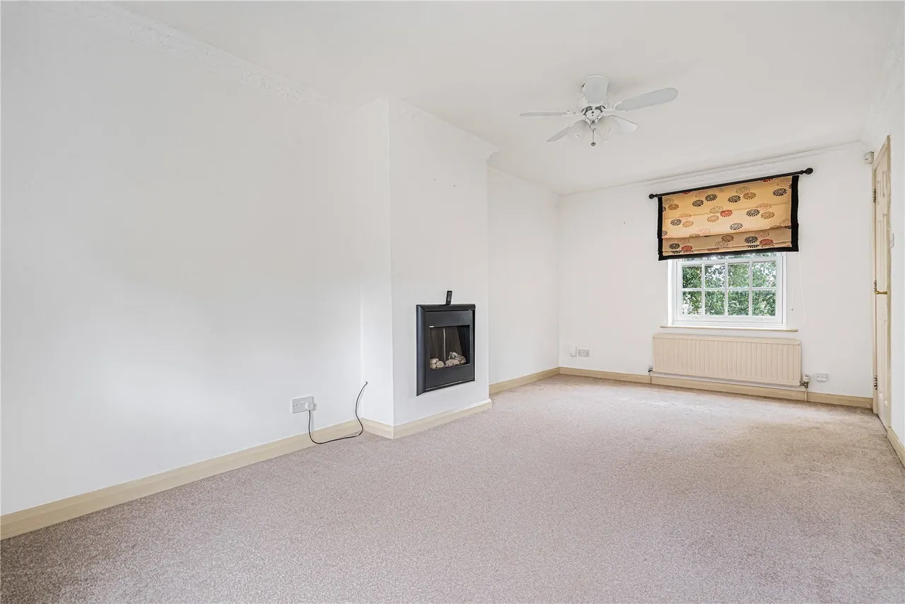 North Street, Oundle, PE8, photo 3