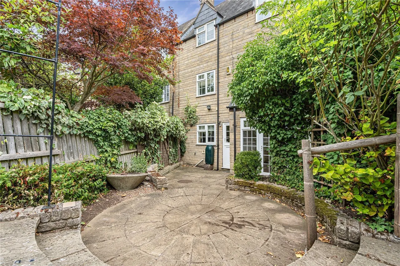 North Street, Oundle, PE8, photo 10