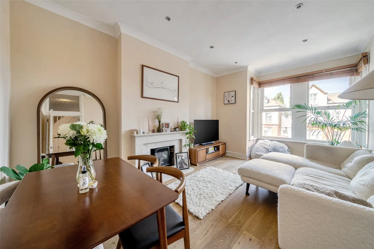 2 bed flat for sale — Woolstone Road, SE23
