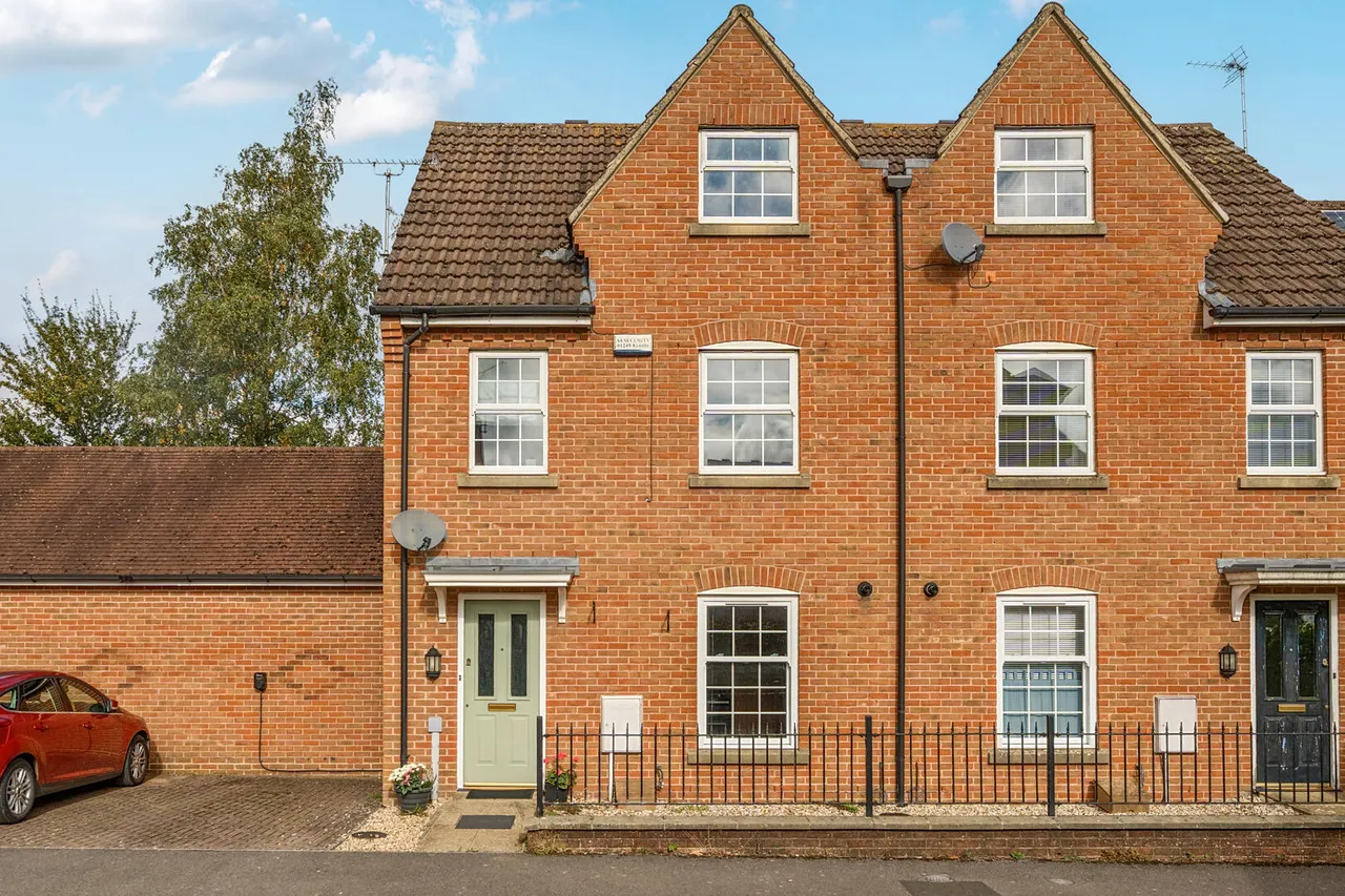 Festival Close, Devizes, SN10, photo 17