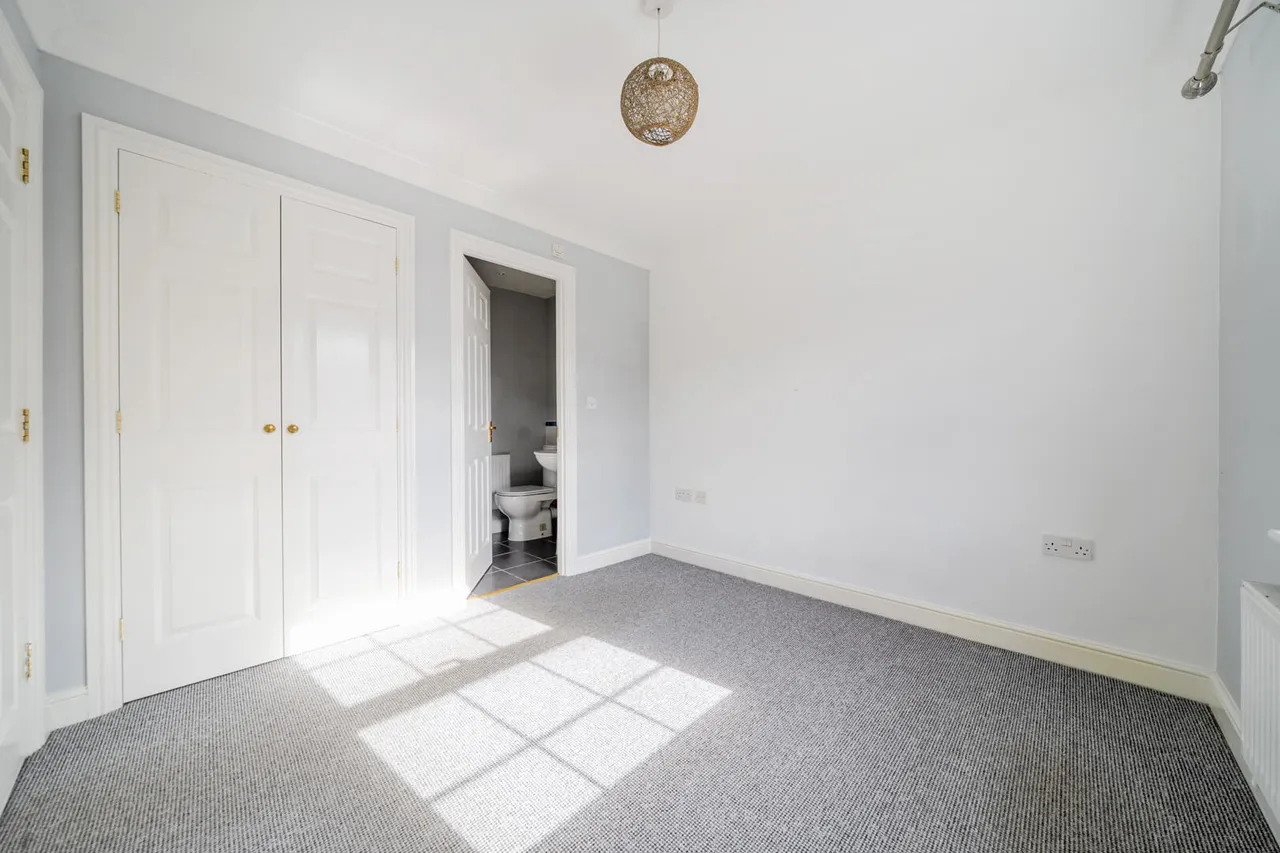 Festival Close, Devizes, SN10, photo 14