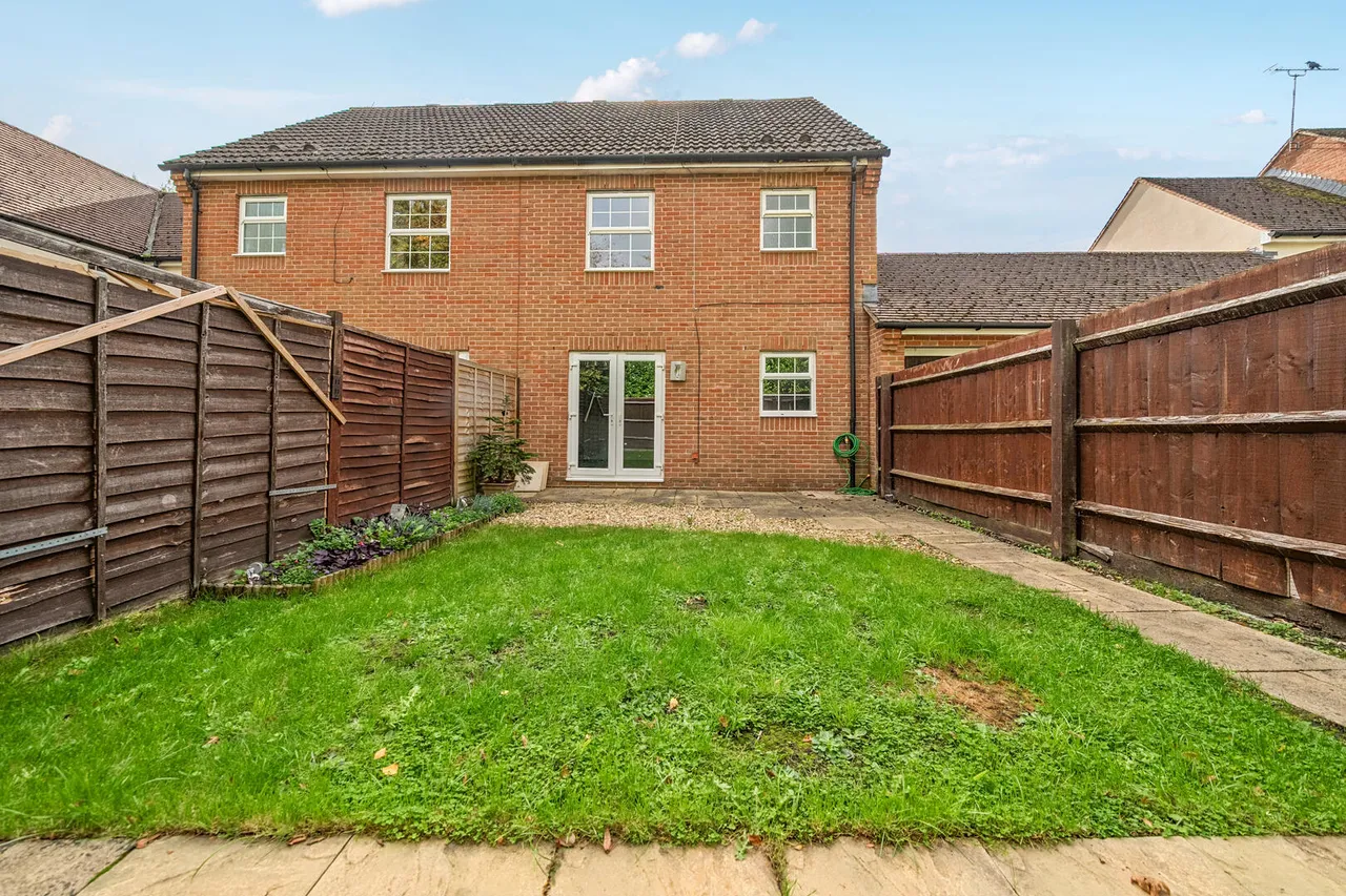 Festival Close, Devizes, SN10, photo 8