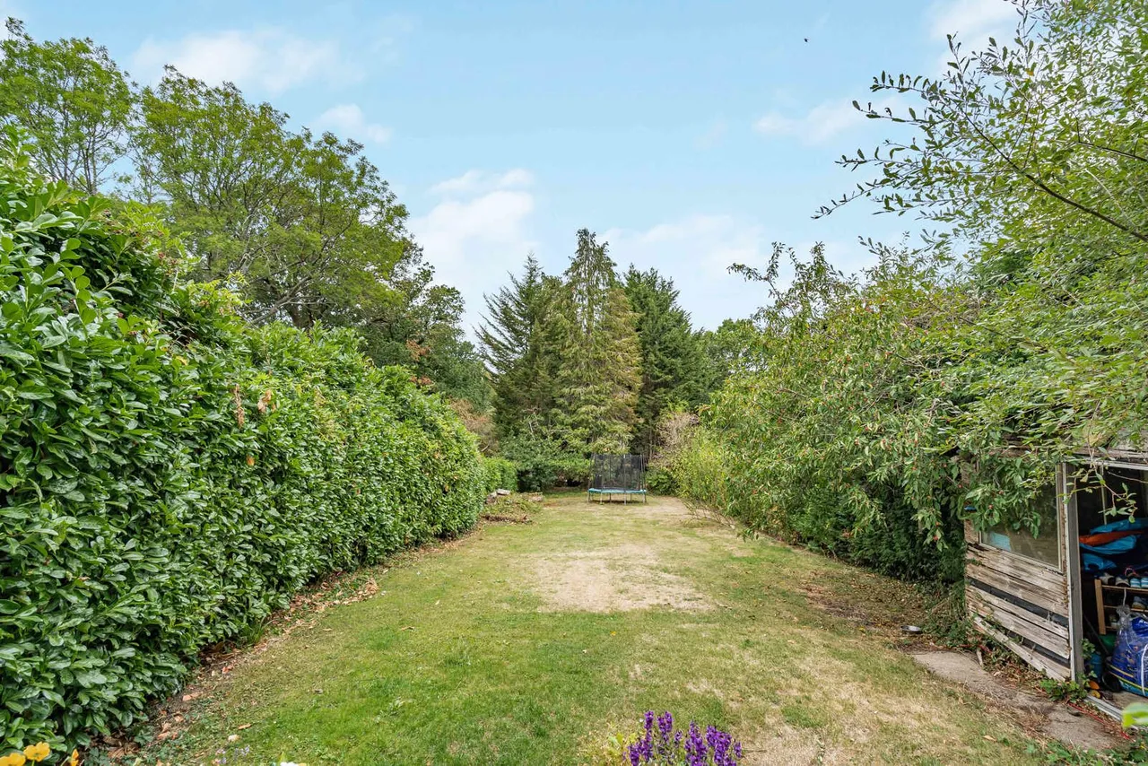 Wrecclesham Hill, Wrecclesham, GU10, photo 15
