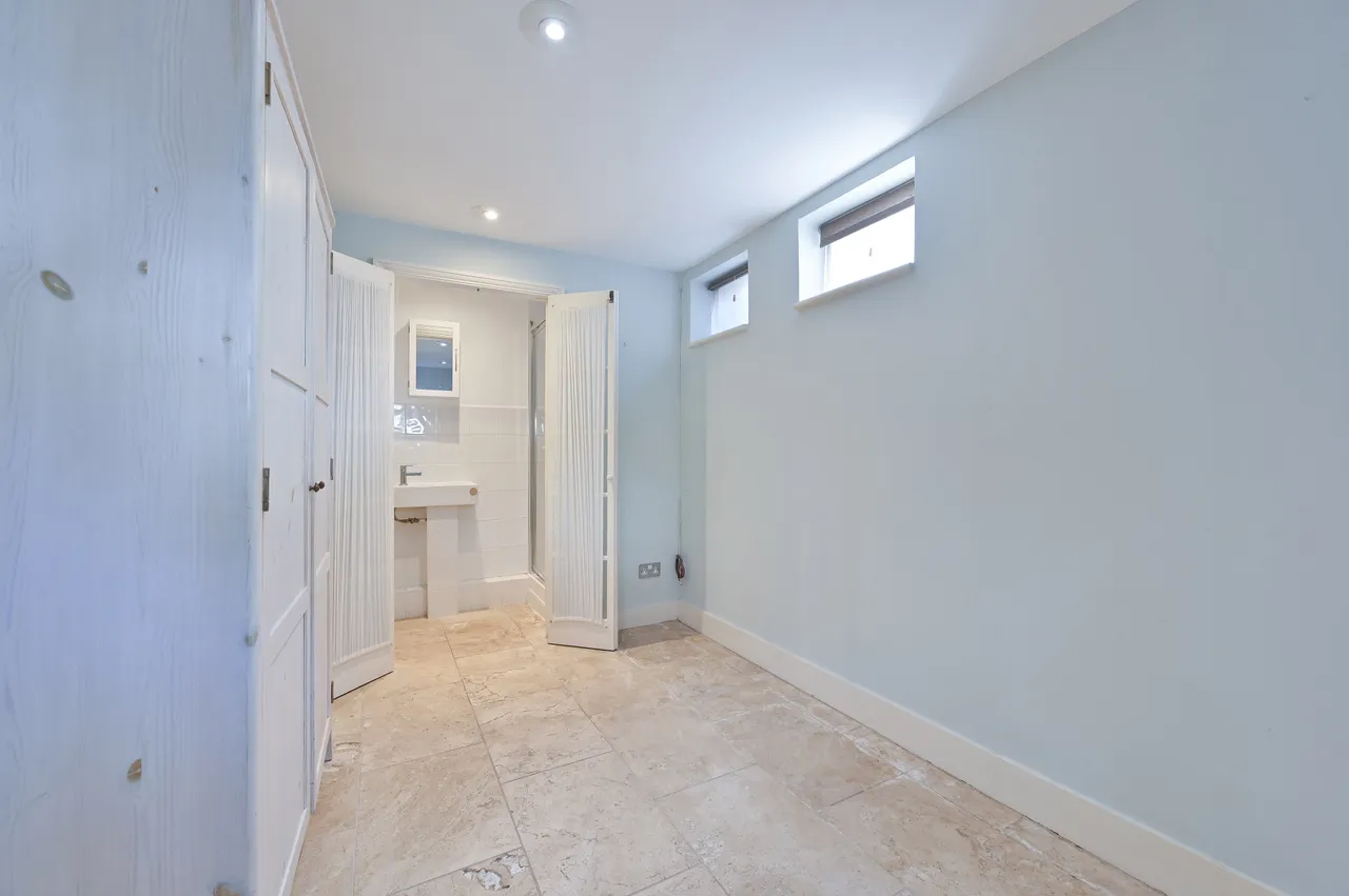 21 Wellington Terrace, Harrow, photo 9