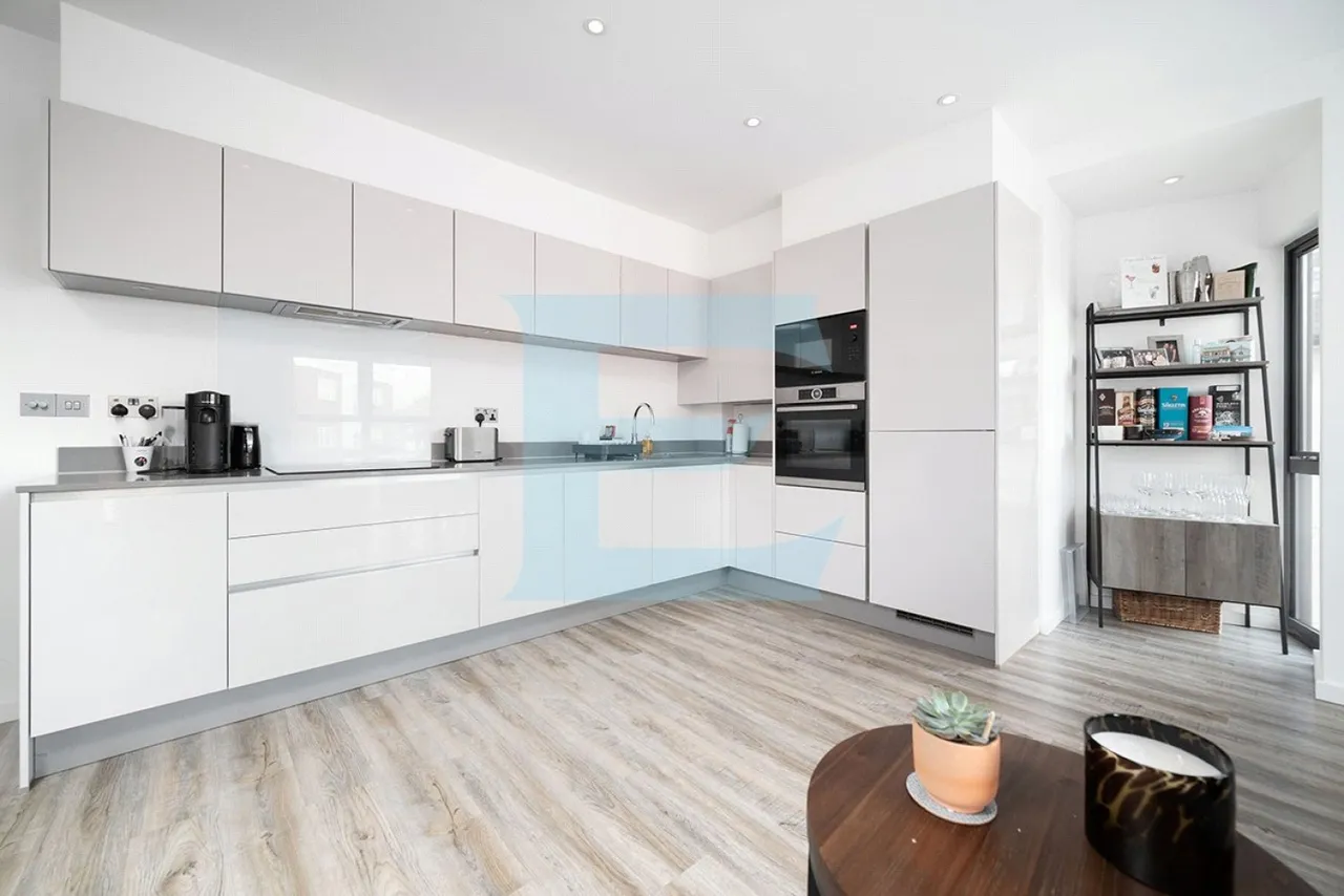 Grenville Place, Mill Hill, NW7, photo 4