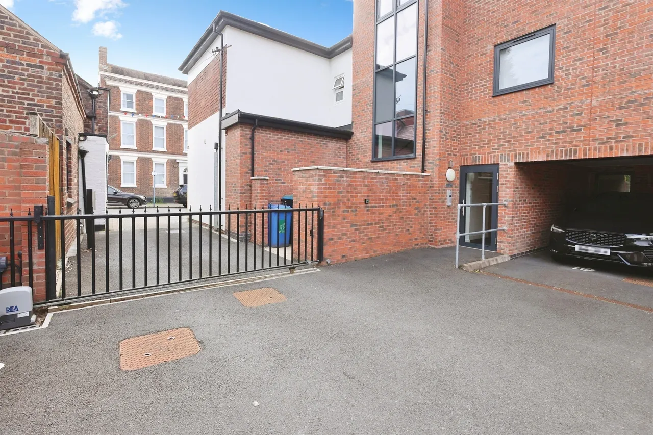 Market Street, Stourbridge, DY8, photo 16