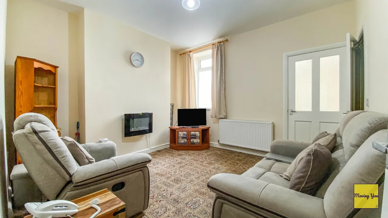 Bridgend Road, Maesteg, Mid Glamorgan, photo 2