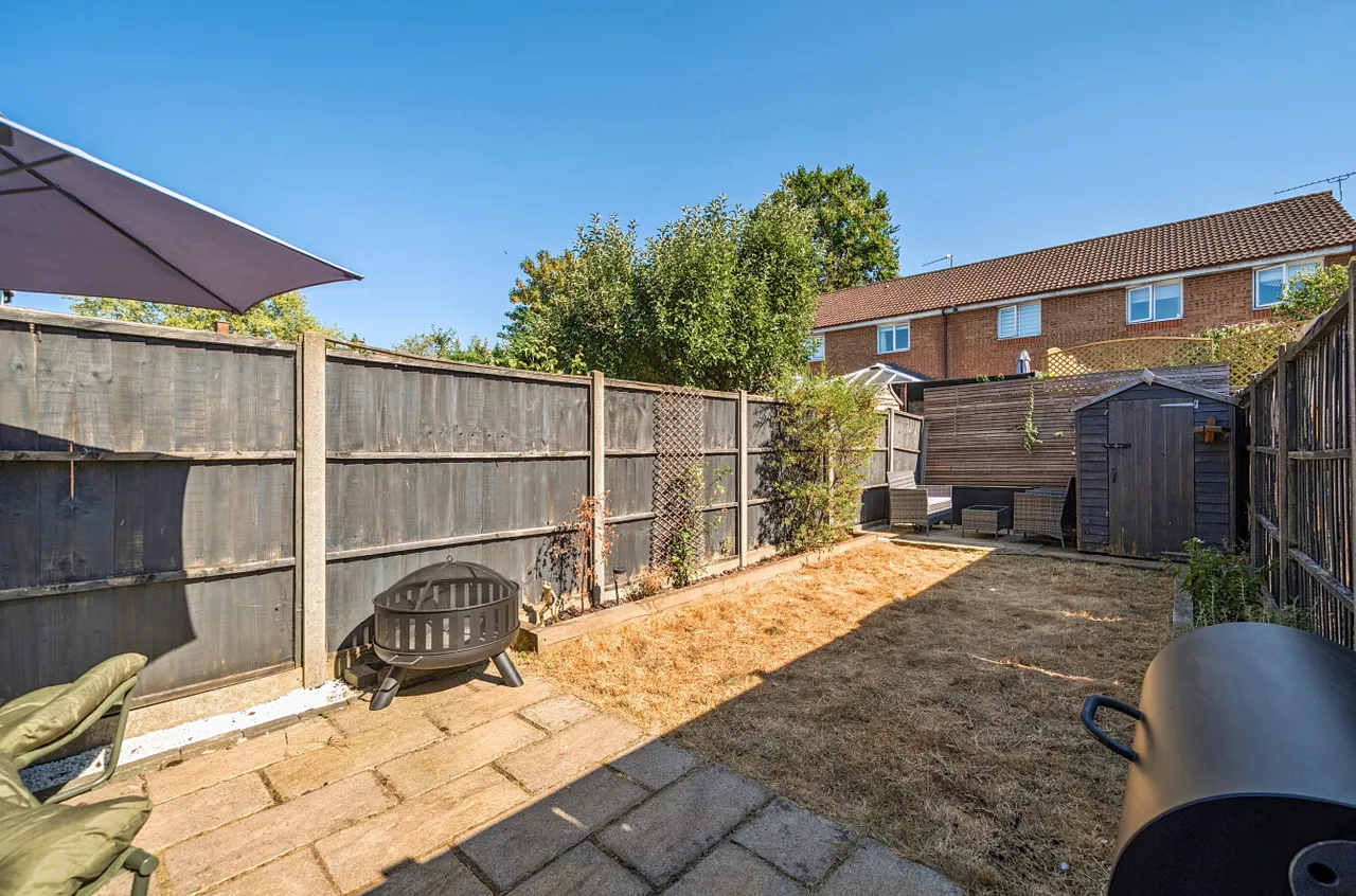 Selborne Gardens, Farnham, GU9, photo 12