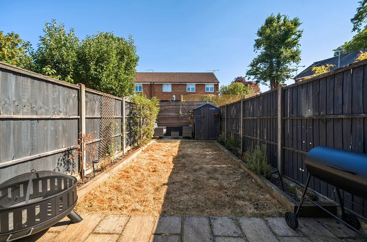 Selborne Gardens, Farnham, GU9, photo 11