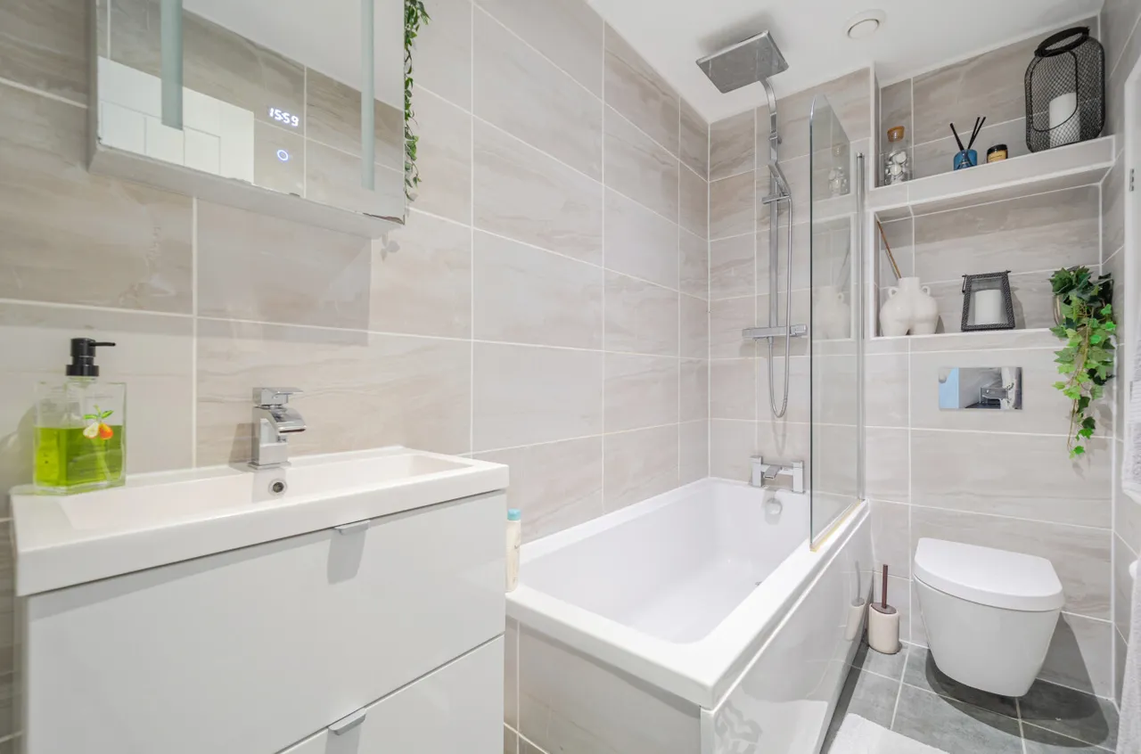 Selborne Gardens, Farnham, GU9, photo 9