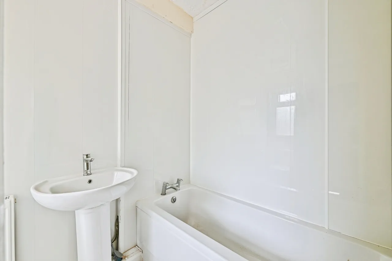 Shepton Crescent, Nottingham, Nottinghamshire, NG8, photo 3