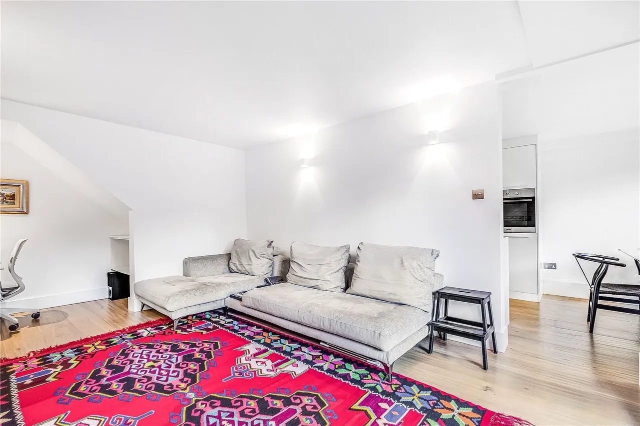 Vauxhall Bridge Road, London, SW1V, photo 9