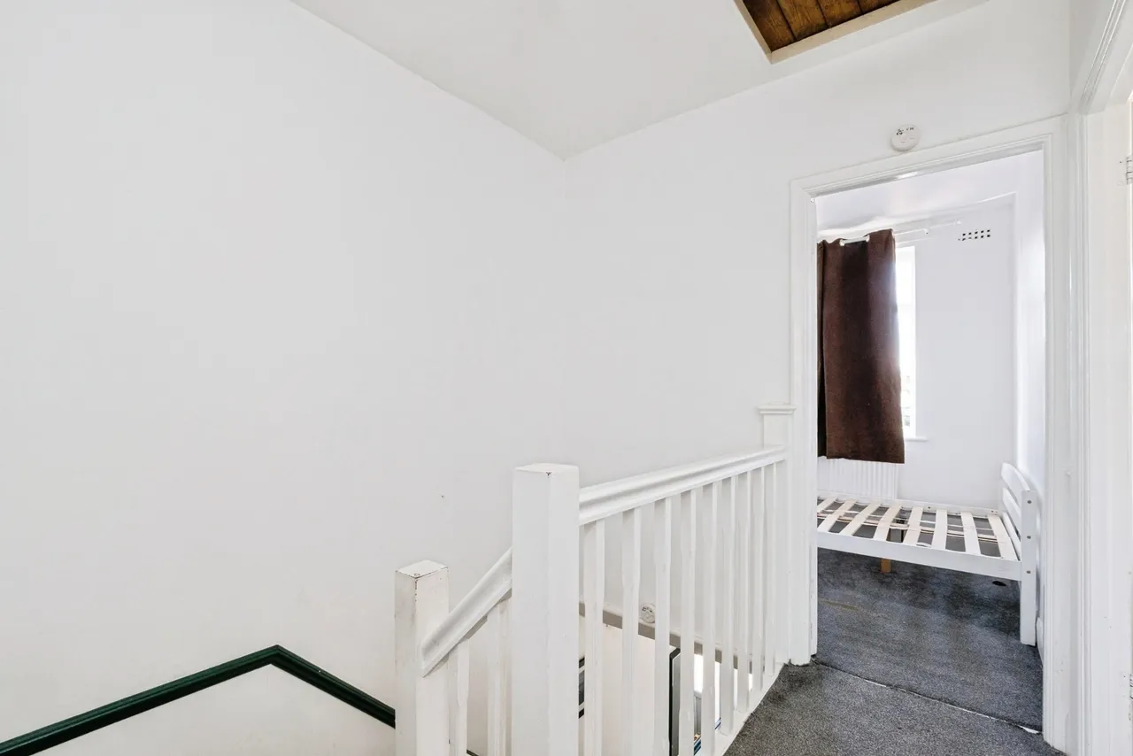 Coniston Avenue, Upminster, RM14, photo 13