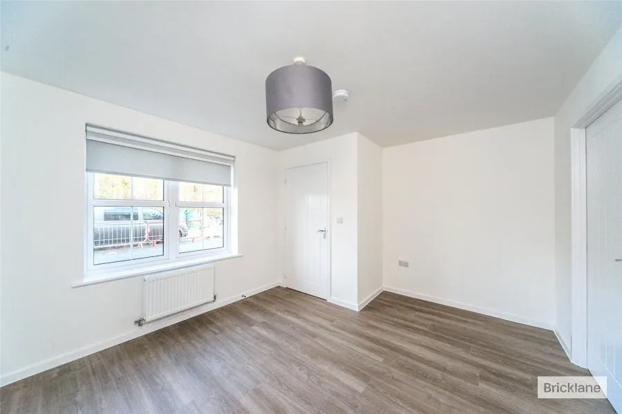 Funnell Drive, Stone Cross, BN24, photo 3