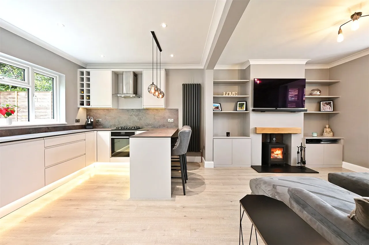 Shawfield Road, Ash, Guildford, Surrey, GU12 6PF, photo 6