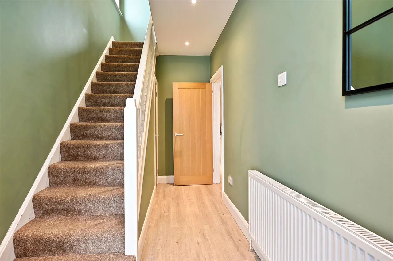 Shawfield Road, Ash, Guildford, Surrey, GU12 6PF, photo 9