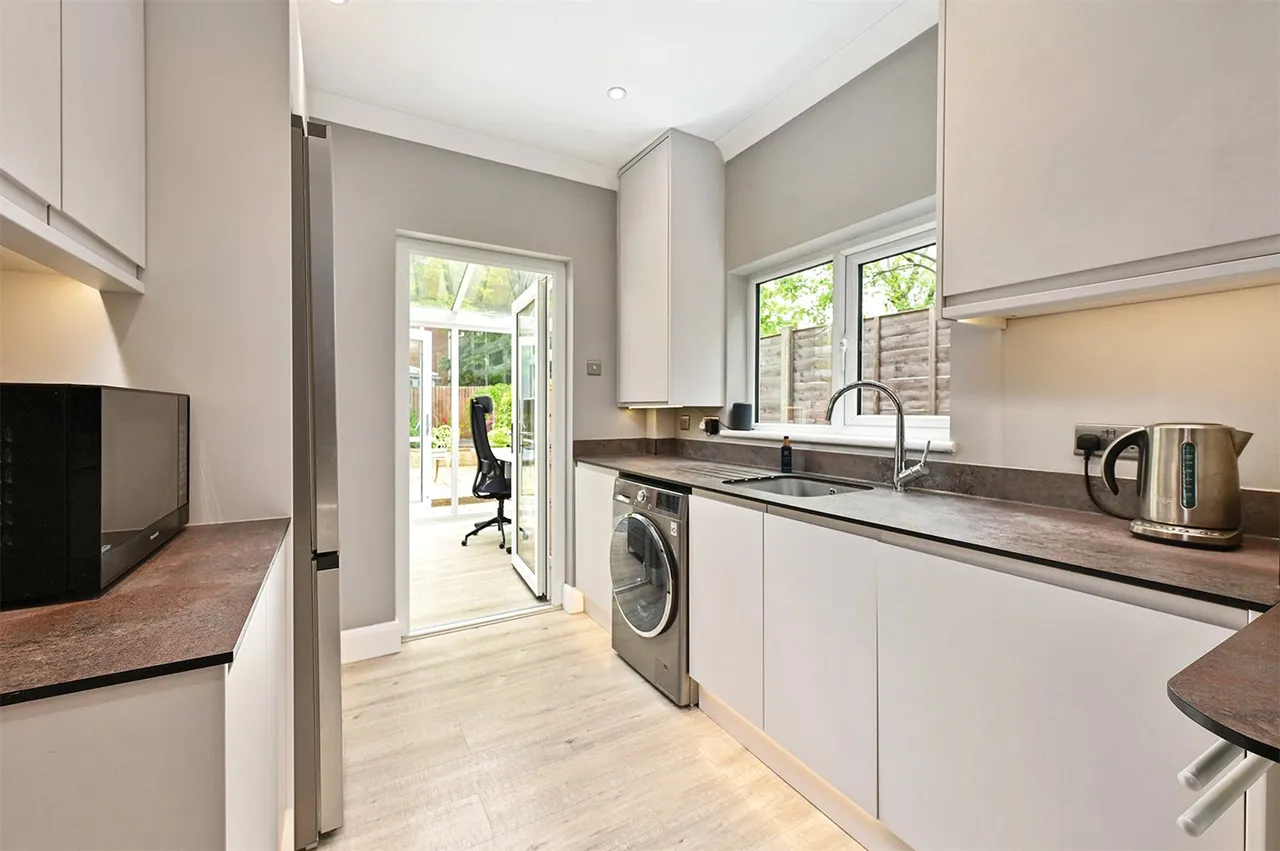 Shawfield Road, Ash, Guildford, Surrey, GU12 6PF, photo 7