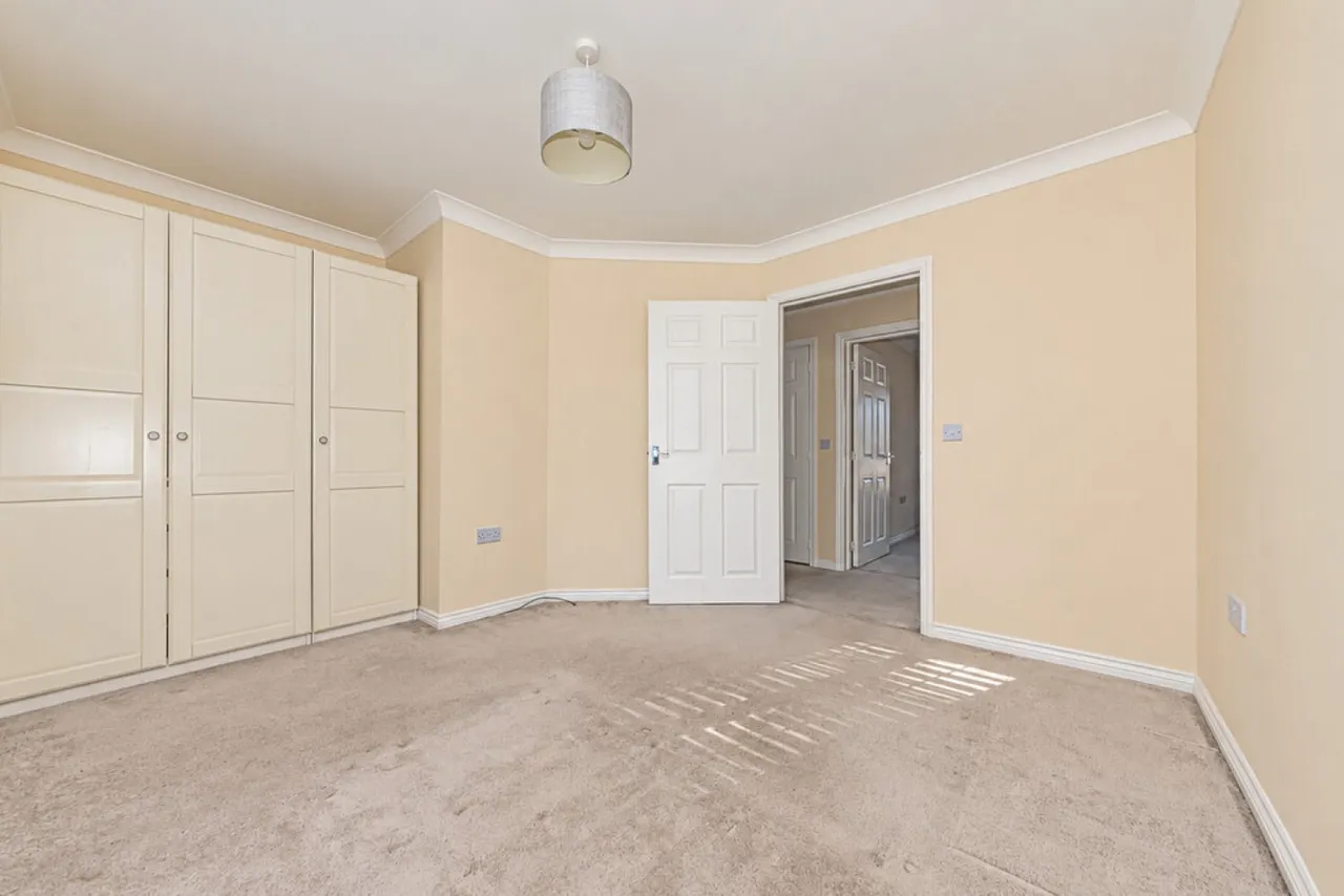 Austin Way, Bracknell, RG12, photo 16