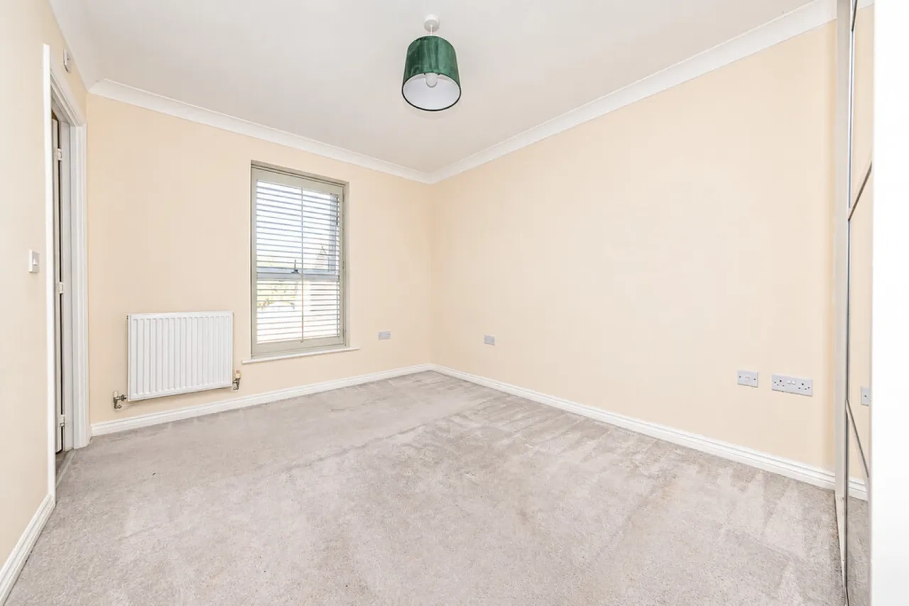 Austin Way, Bracknell, RG12, photo 12