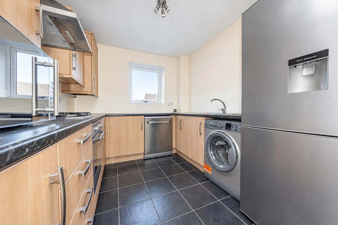 Austin Way, Bracknell, RG12, photo 2
