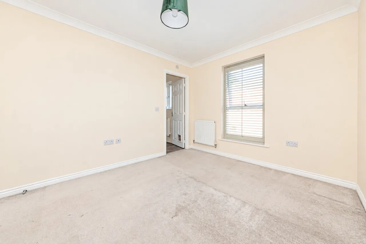 Austin Way, Bracknell, RG12, photo 13