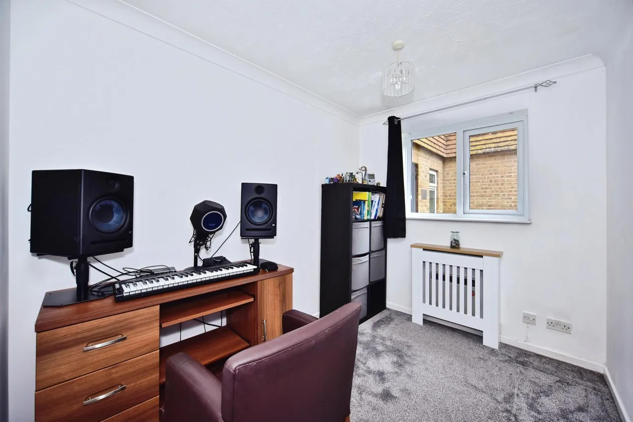 Fallowfield, Sittingbourne, ME10, photo 15