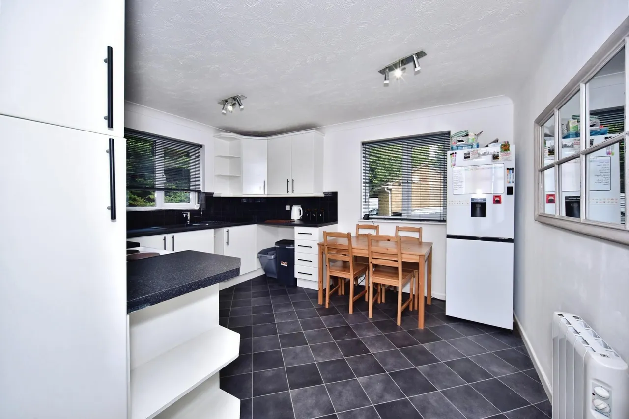 Fallowfield, Sittingbourne, ME10, photo 11