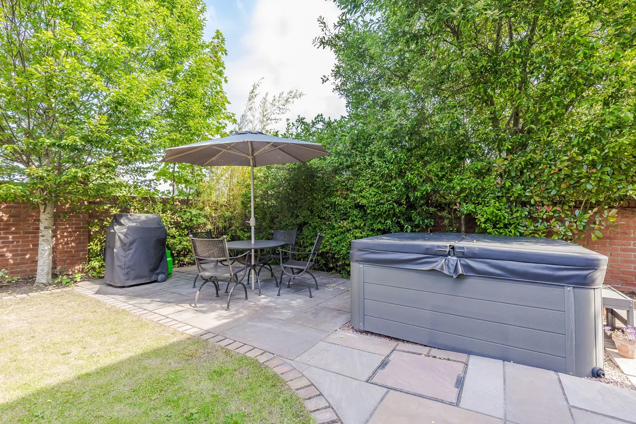 Georges Place, Tarporley, photo 33