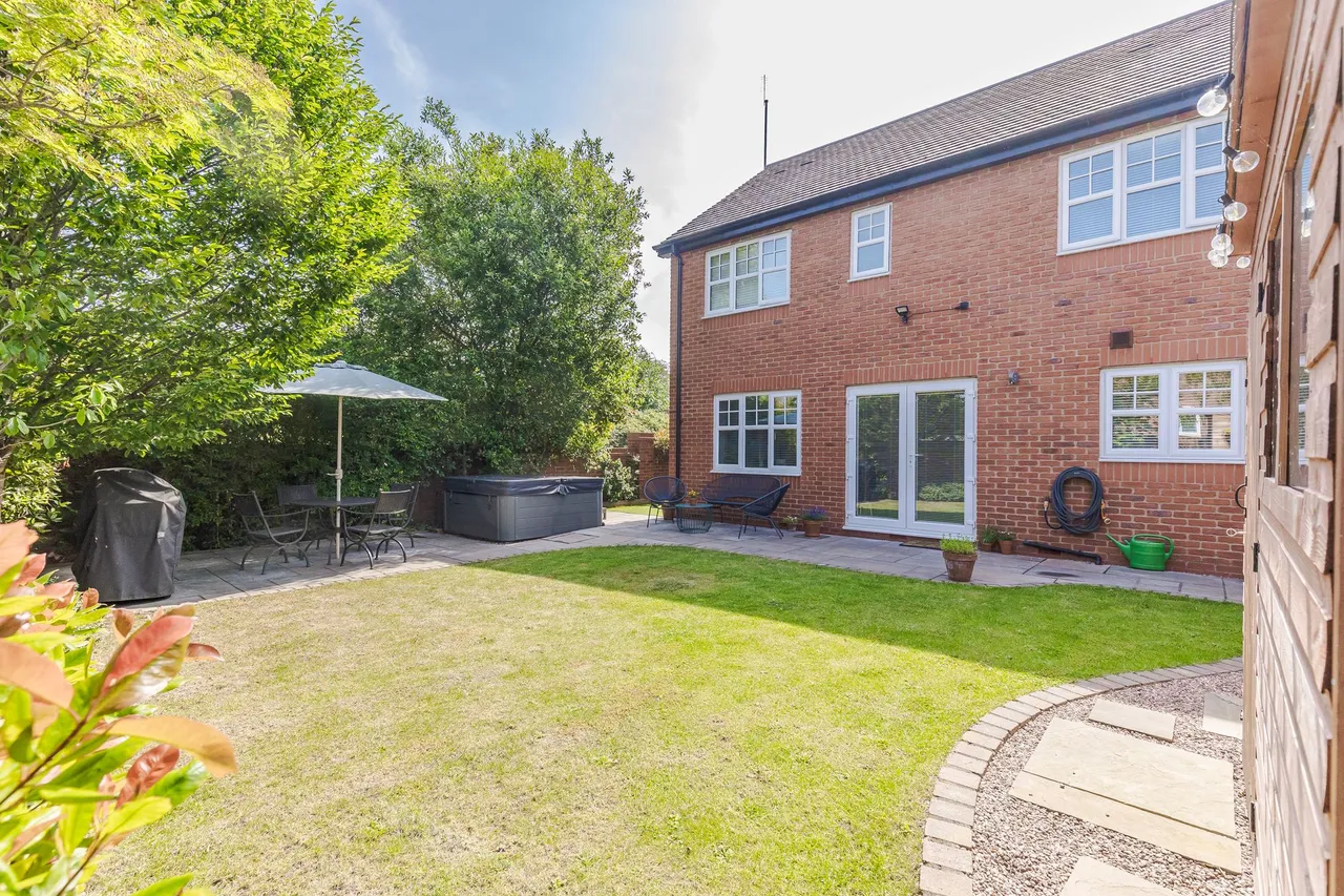 Georges Place, Tarporley, photo 32