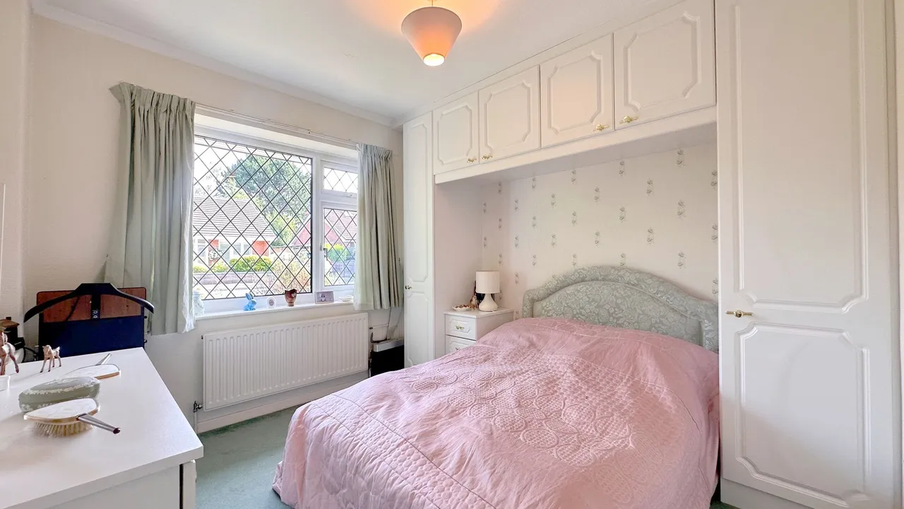 Milton Drive, Stockport, photo 12