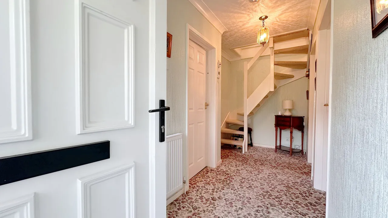 Milton Drive, Stockport, photo 5