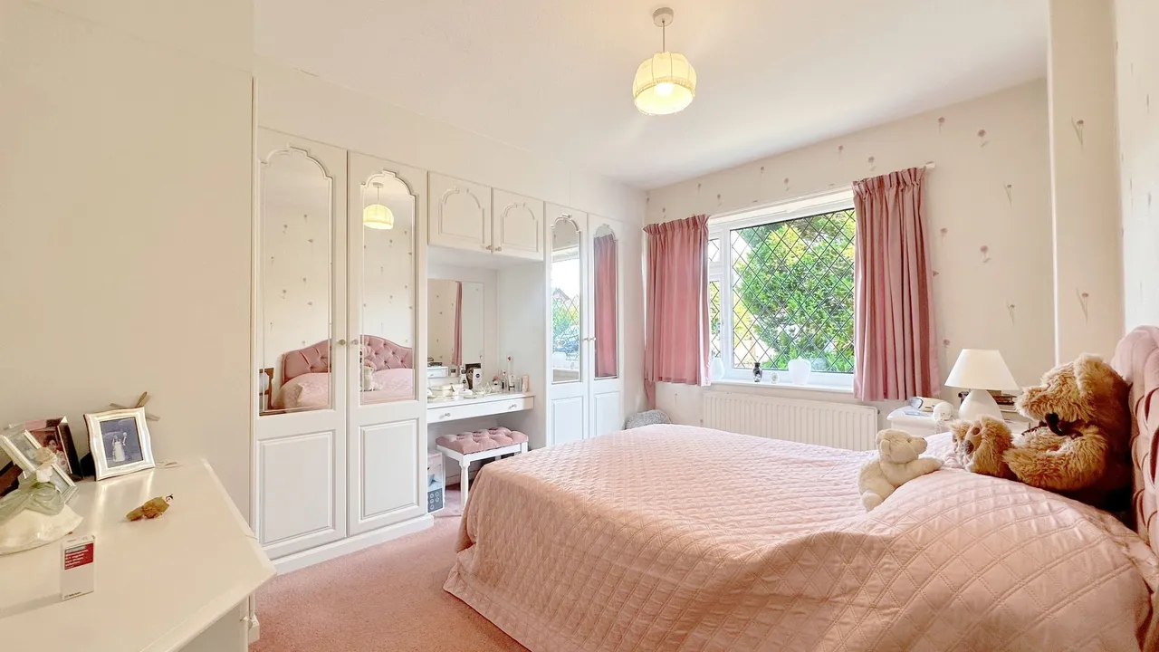 Milton Drive, Stockport, photo 3