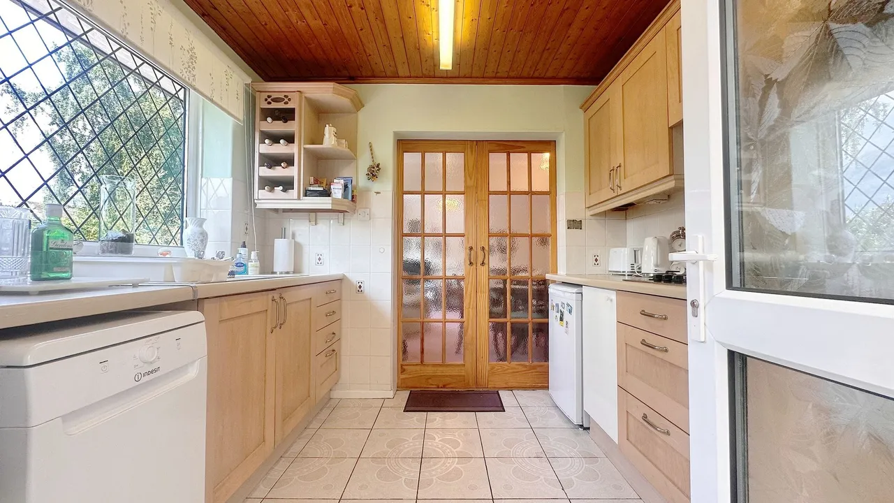 Milton Drive, Stockport, photo 11