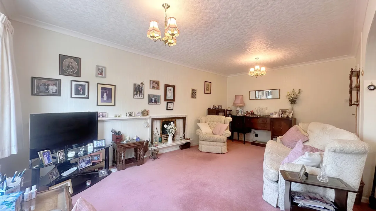 Milton Drive, Stockport, photo 7