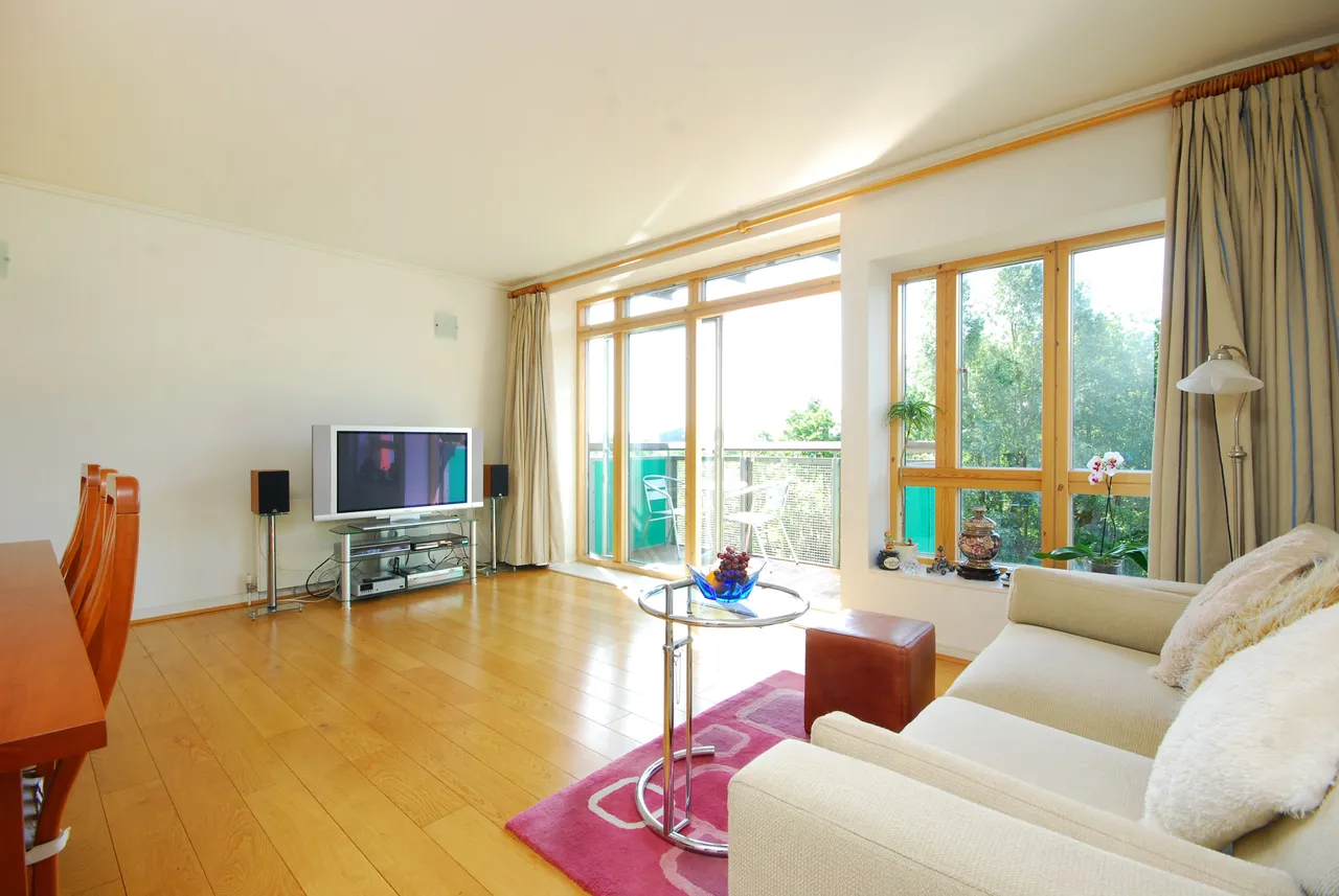 105 Faraday Lodge, Renaissance Walk, London, photo 3