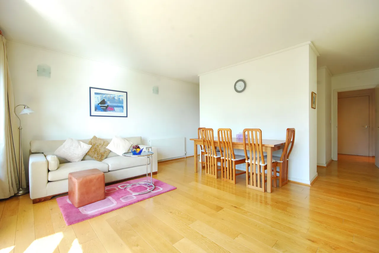 105 Faraday Lodge, Renaissance Walk, London, photo 5