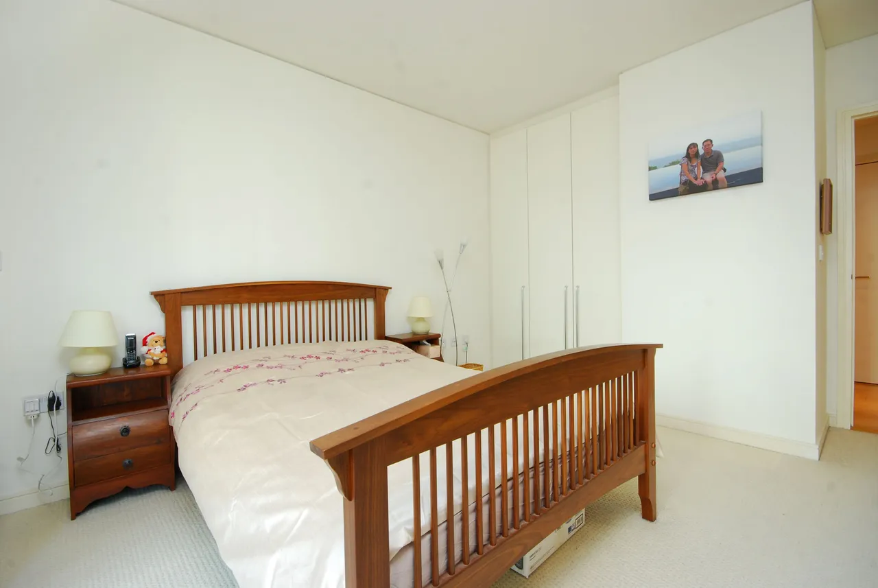 105 Faraday Lodge, Renaissance Walk, London, photo 8
