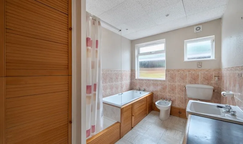 Lower Hill Road, Epsom, KT19, photo 12