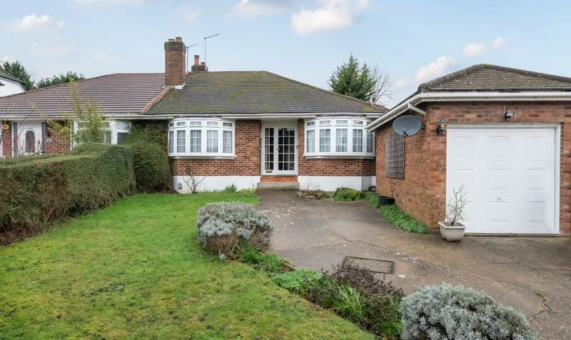 3 bed house for sale — Lower Hill Road, Epsom, KT19