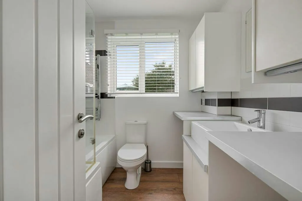 Whitegates Avenue, West Kingsdown, TN15, photo 19