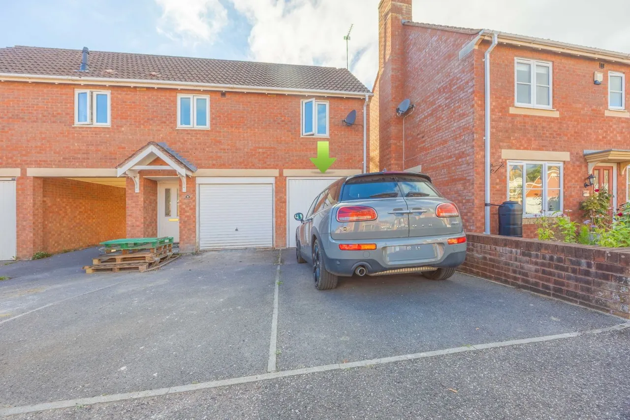 Merrifields, Cotford St. Luke, TA4, photo 11