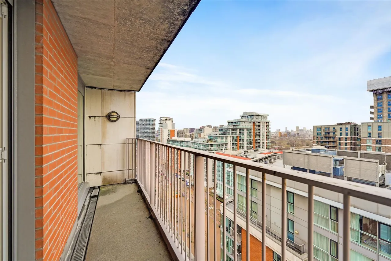 Western Gateway, Royal Victoria Dock, E16, photo 4